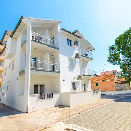Adria Apartment *